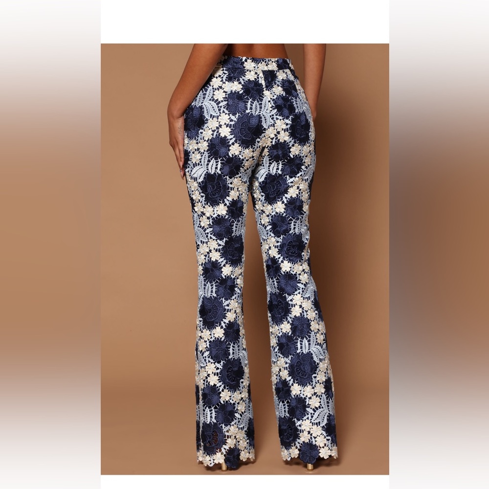 NWT FASHION NOVA SUIT. FLORAL LACE KAELIE BLAZER AND PANT SUIT. MEDIUM SOLD OUT - Picture 2 of 12